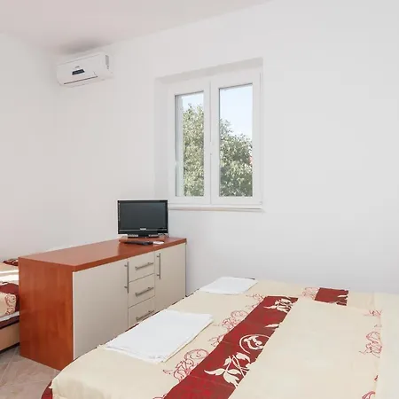 Pensión & Konoba Tomic 4*