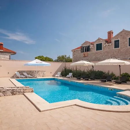 Guest house & Konoba Tomic